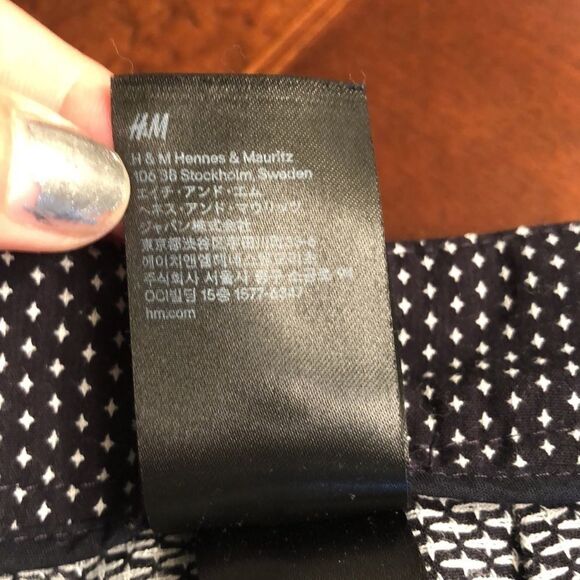 H and M black and white shorts - Picture 13 of 16